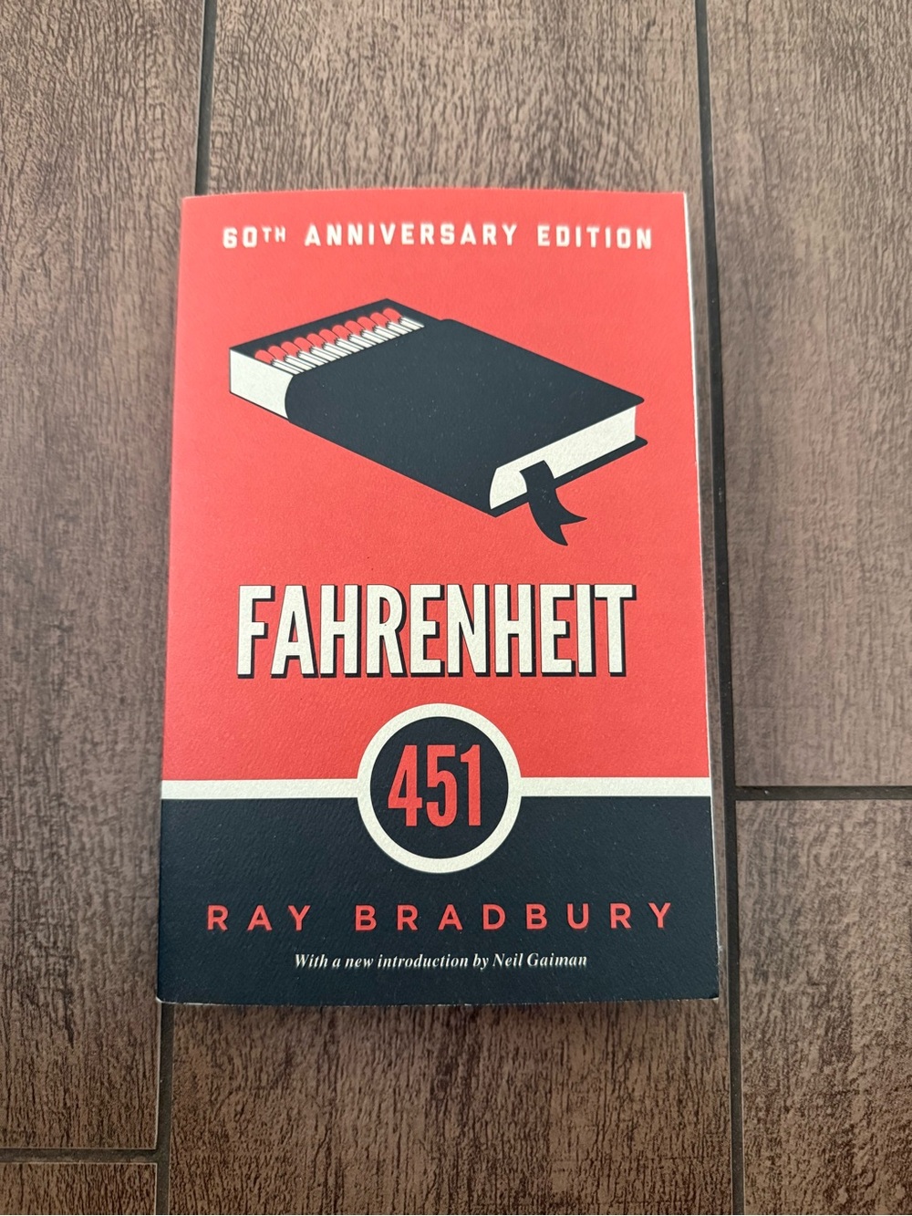 Fahrenheit 451 by Ray Bradbury - Red/Black Edition